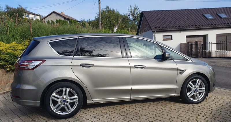 Ford S-Max cena 74900 przebieg: 137000, rok produkcji 2015 z Zielonka małe 781